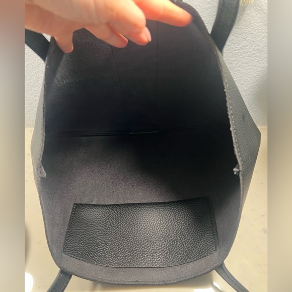 Tote - Picture 3 of 3